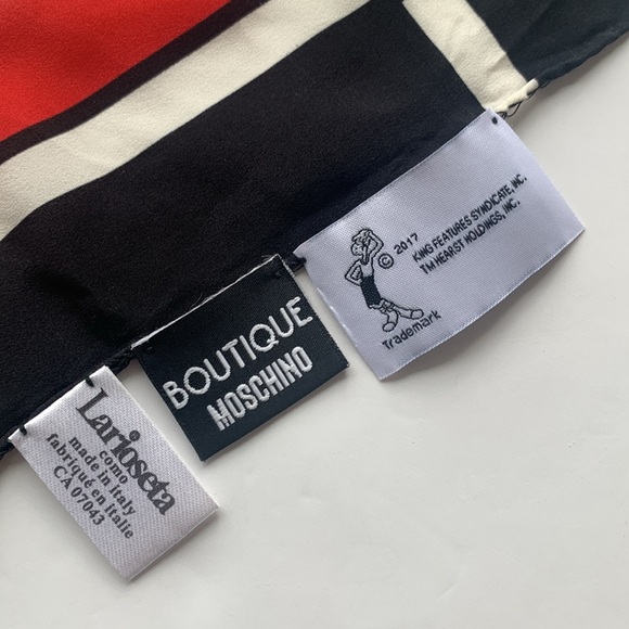 Boutique Moschino Olive Oyl Silk Scarf - Picture 3 of 7